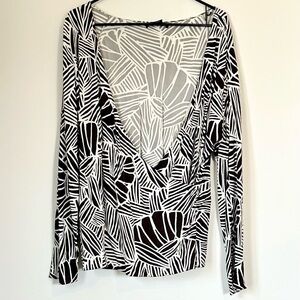Ellen Tracy Monochrome Abstract Blouse - Size: 2X